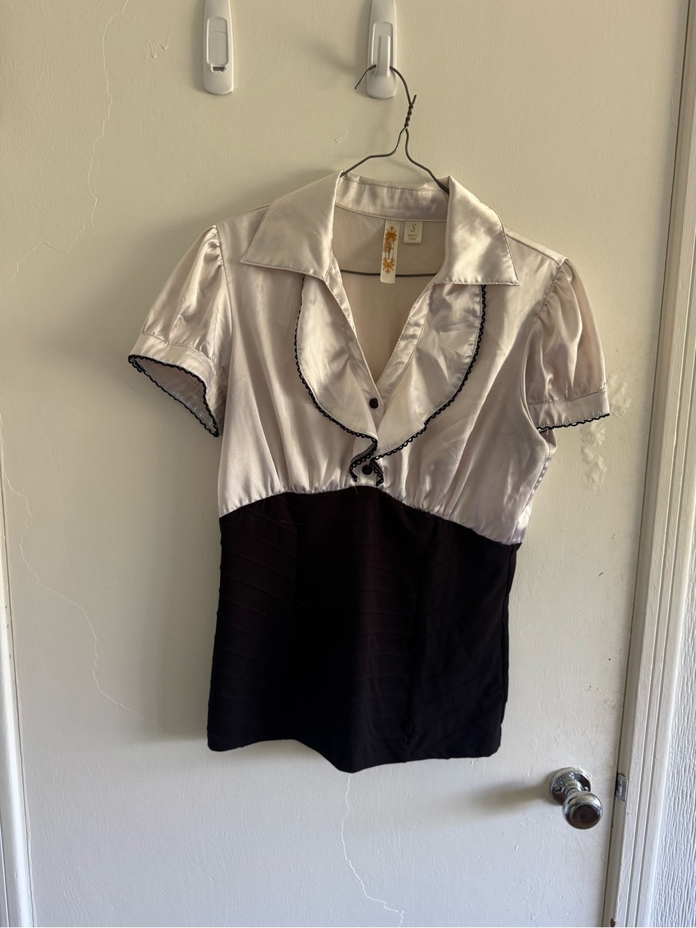 Adiva Two-Tone Satin Puff Sleeve Blouse - White and Black VINTAGE